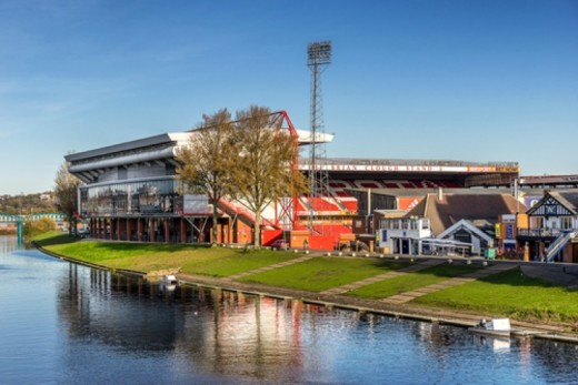 Nottingham Forest Museum und Stadiontour für zwei Personen