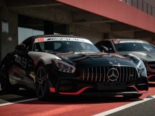 Conduzir um Mercedes AMG GT 63 3 voltas + 1 volta em co-piloto